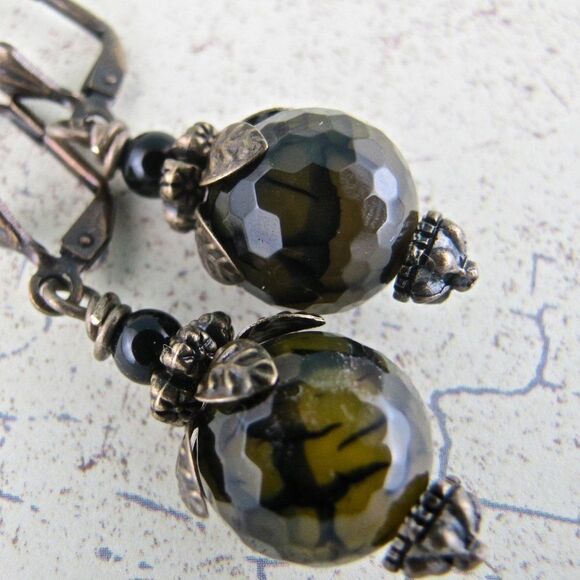 Dragon's Vein Agate Black Onyx and Antiqued Brass - Picture 4 of 5